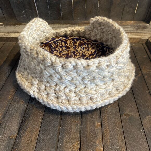 Small Handmade Crochet Round Cat Dog Bed Warm Snuggle Padded Beige - Picture 3 of 9